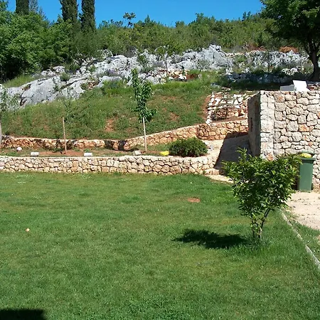 维拉佩特拉酒店 3*