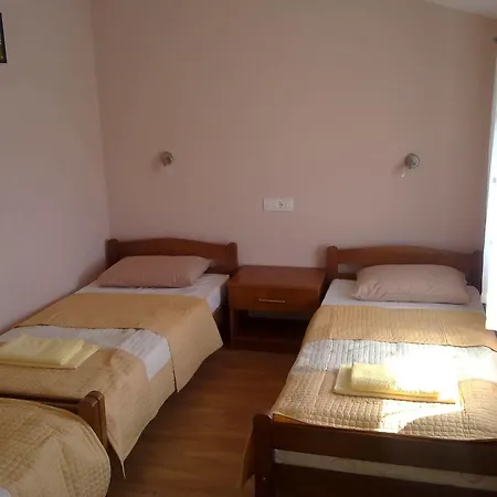 招待所 维拉佩特拉酒店 Međugorje