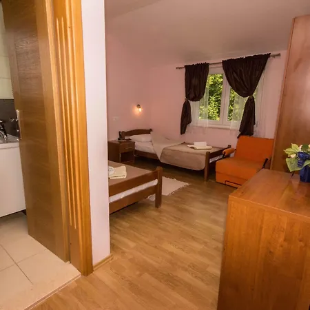 维拉佩特拉酒店 Međugorje